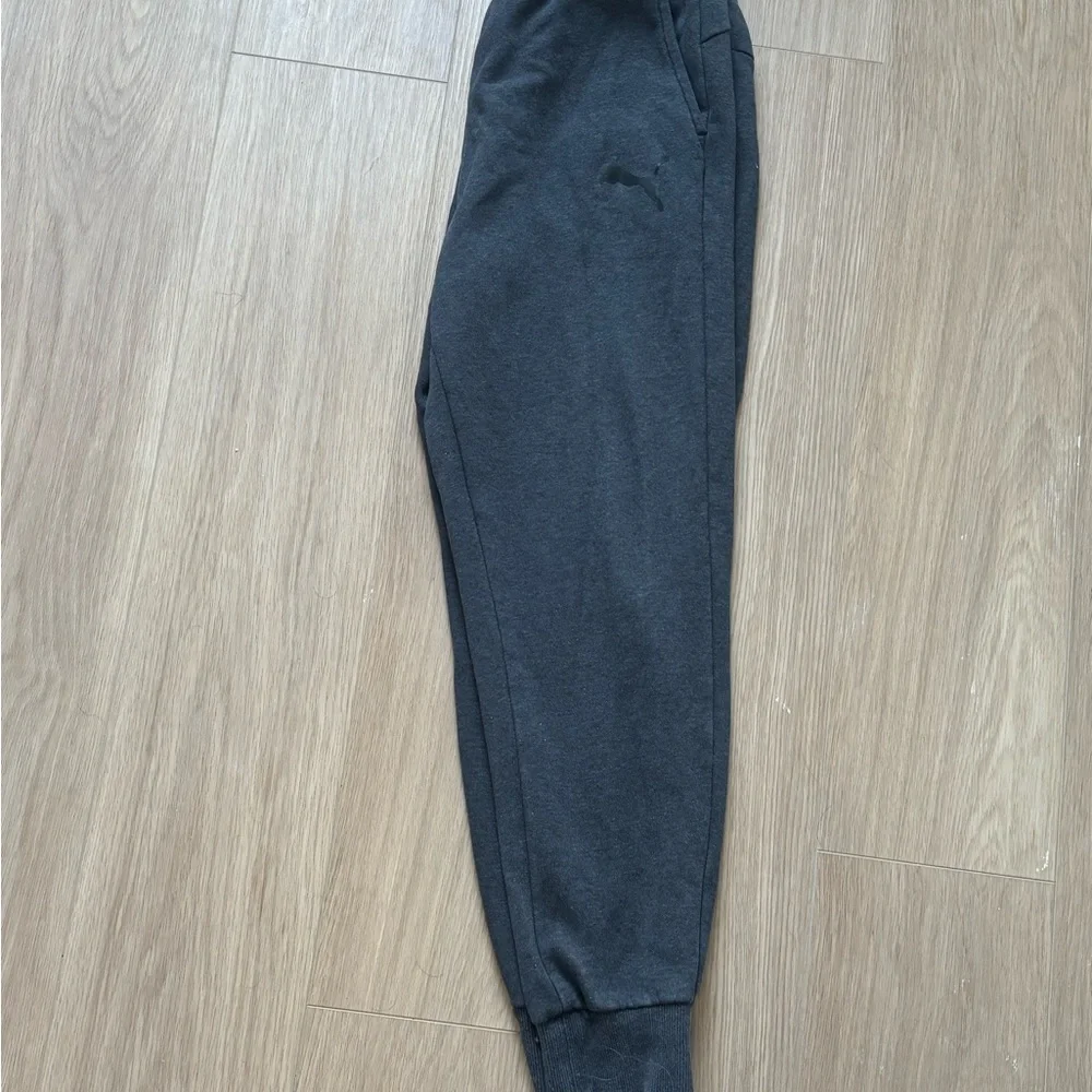Puma Gray Sweatpants in good condition - Picture 4 of 7